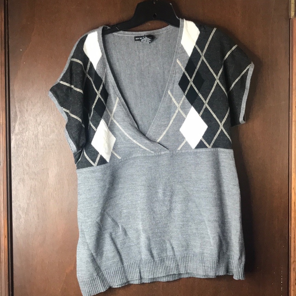 Short Sleeve, Gray V-Neck Sweater